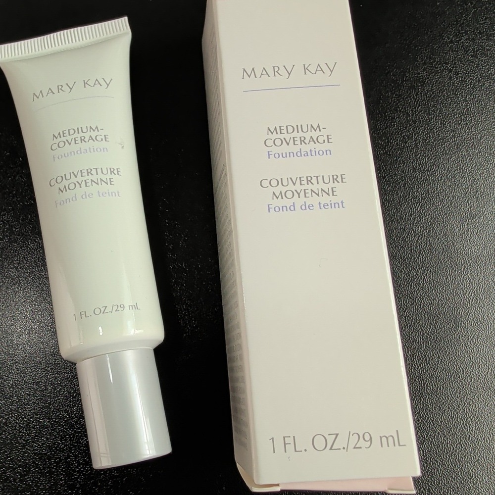 Mary Kay Medium Coverage Foundation Bronze 600 Liquid Makeup 1 fl oz 361400 NIB